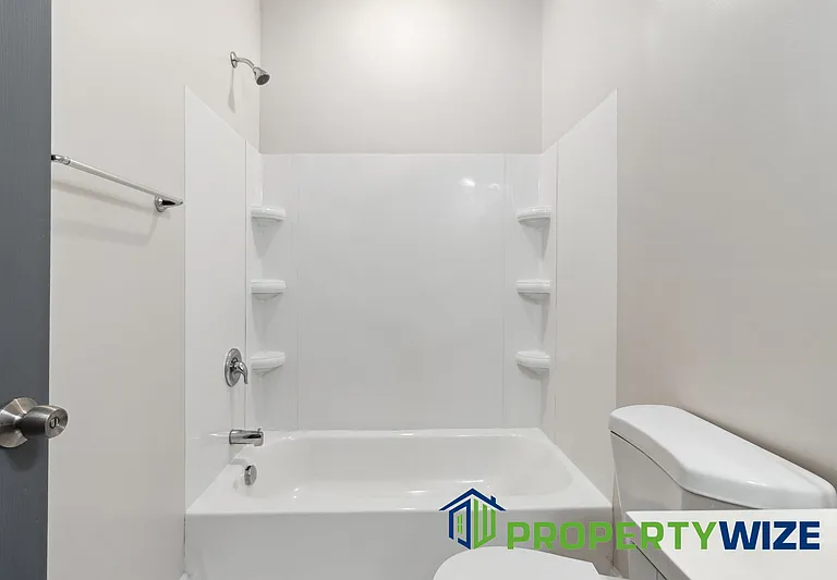 833 Hollins St #1F — Photo 13