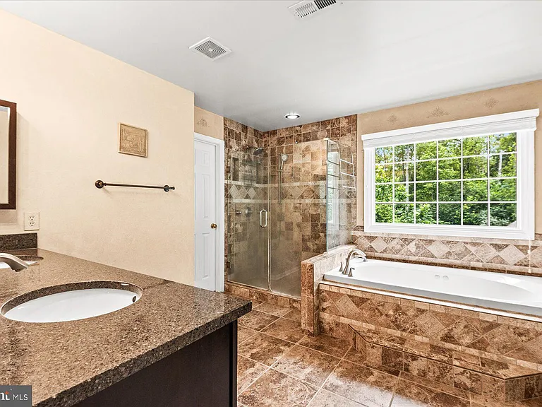 80 Stonewall Dr — Photo 43