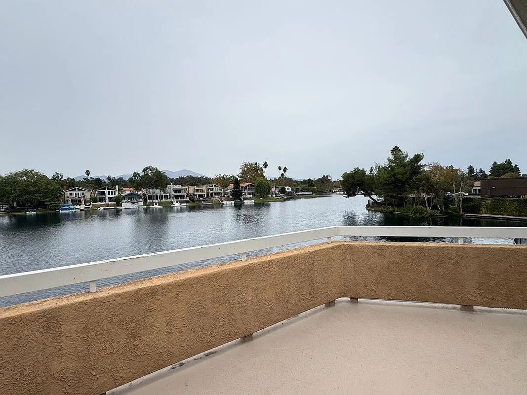 2 bed, 2.0 bath, 1211 sqft, $3,750 — Photo 1