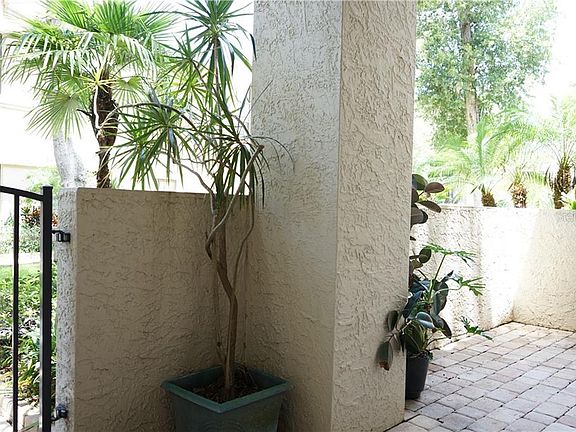 3rd image of 321 Los Prados Dr #113