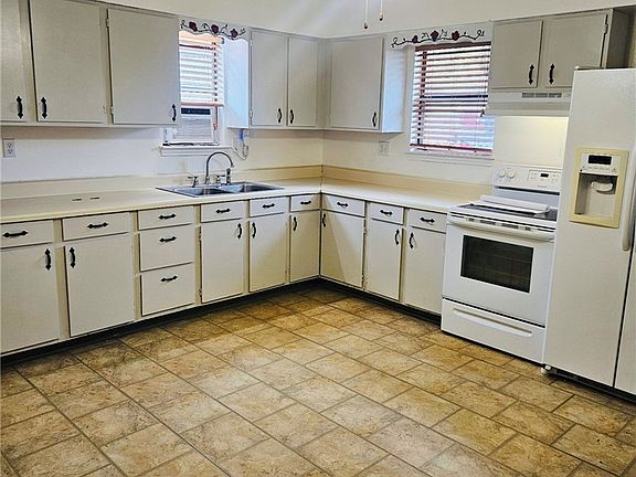 2nd image of 104 Plains Dr