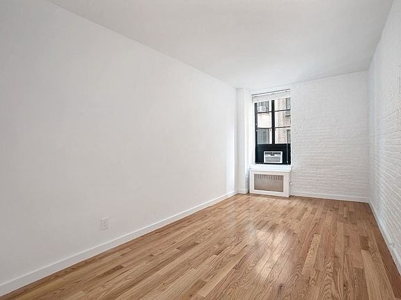 3rd image of 720 Greenwich St APT 3K