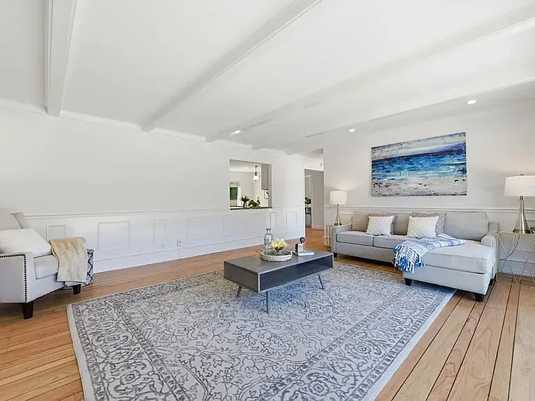 2140 Carmelita Ave — Photo 19
