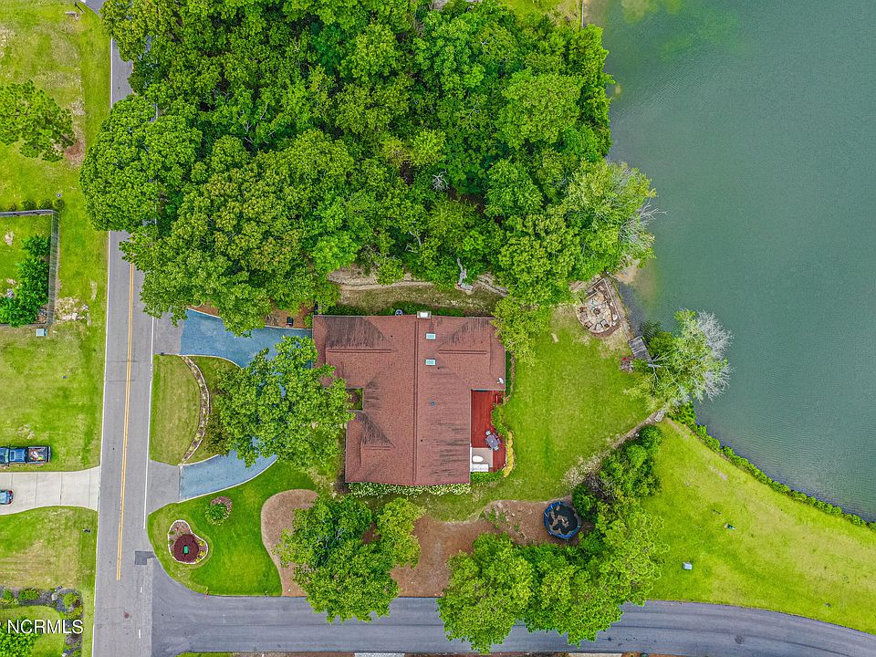 1044 Burning Tree Road, Pinehurst, NC 28374 Zillow