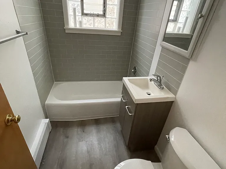4342 Warren Ave #1N — Photo 7