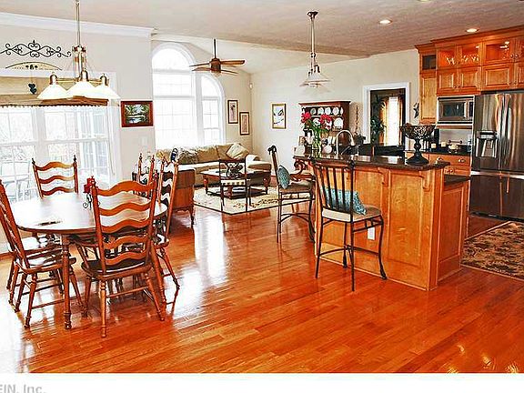 2nd image of 2501 Sylvia Ct