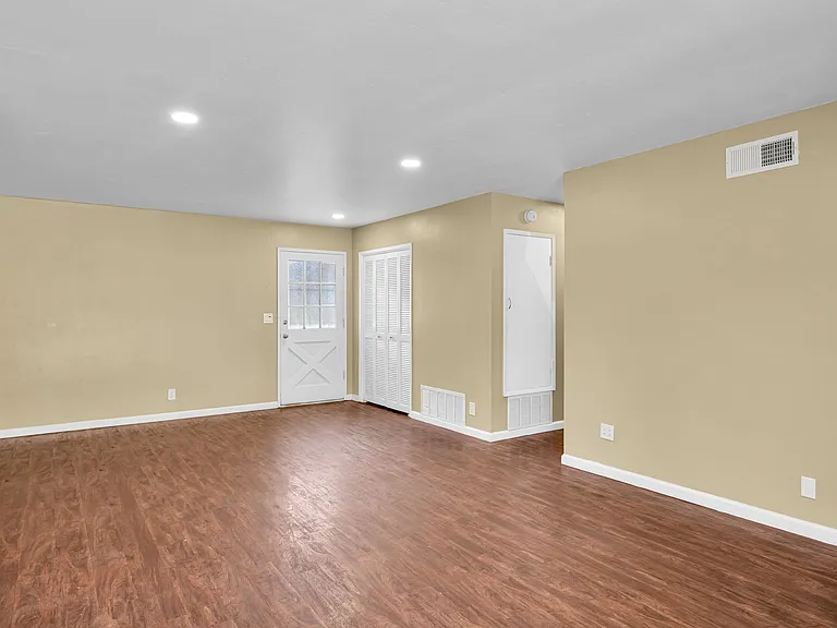 853 Hale Ct — Photo 12