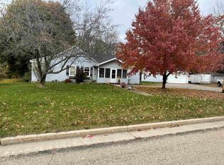 420 E Main St, Clintonville, WI 54929