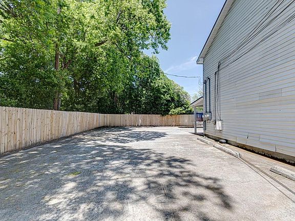 2nd image of 507 22nd St