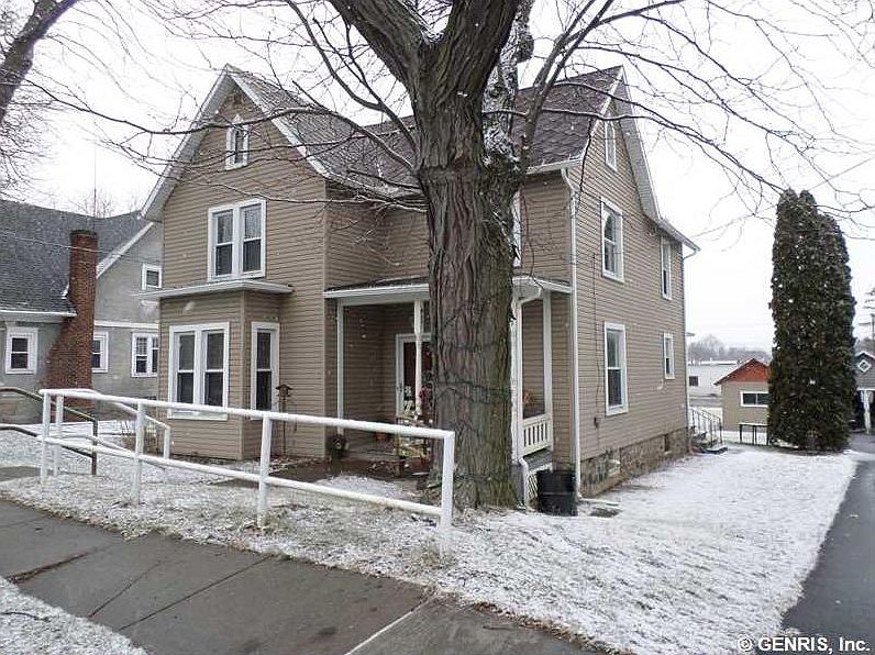 1st image of 135 Brown St