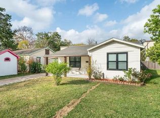 206 Robert Lee Rd, Houston, TX 77009