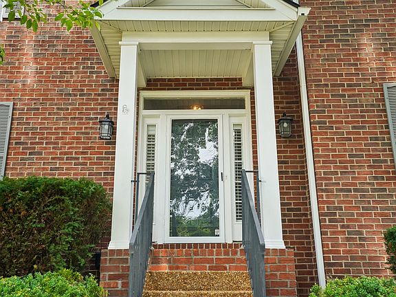 5th image of 516 Welton Ct