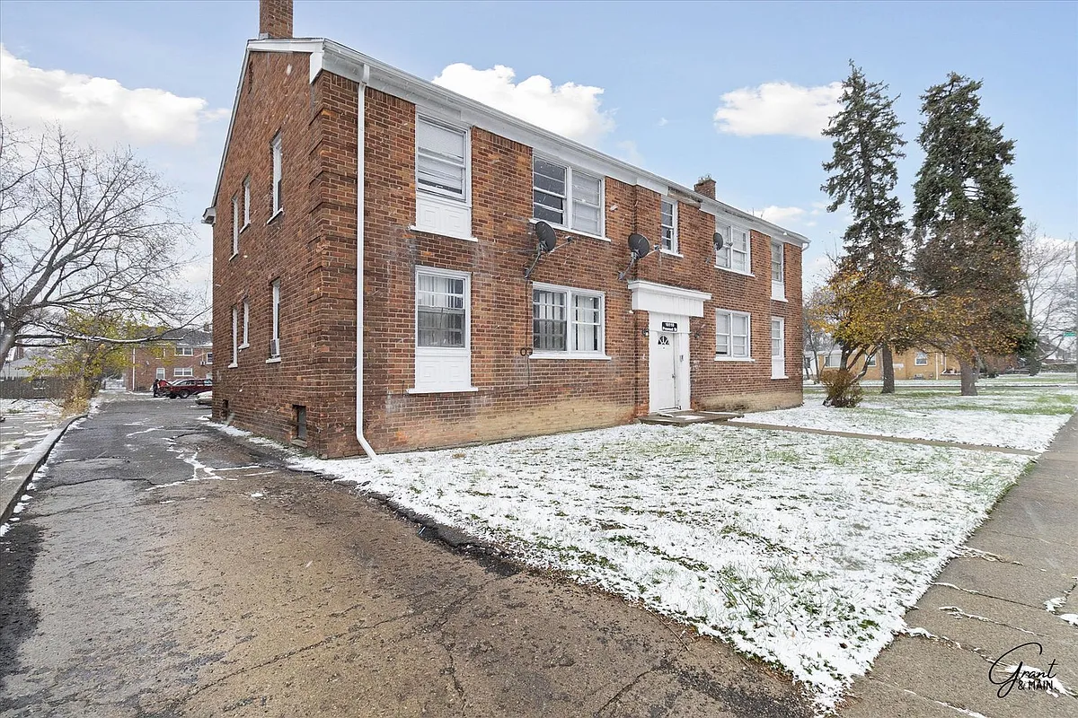 Building Photo - Puritan Manor