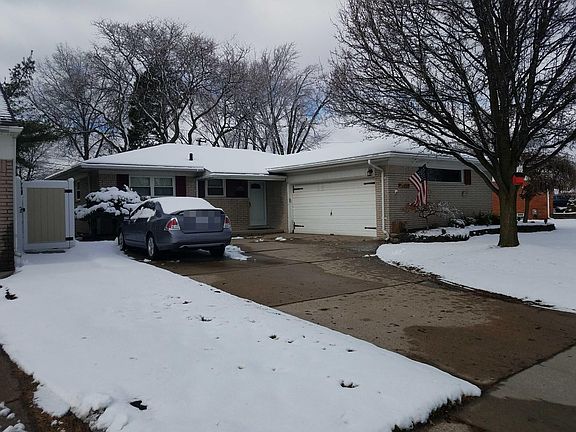 2nd image of 28433 Malvina Dr