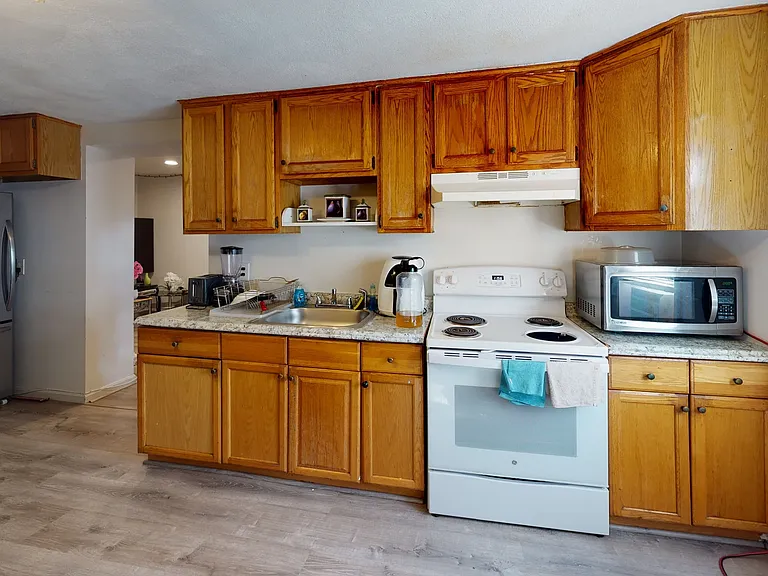 27 Kelley Ct — Photo 2