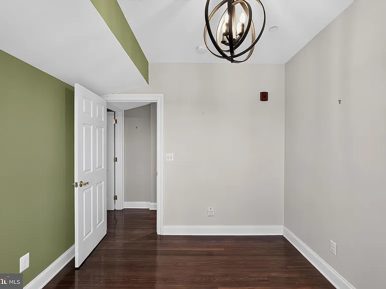 7220 Ridge Ave #G — Photo 13