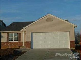 99 Robinson Circle Dr, Jennings, MO 63136