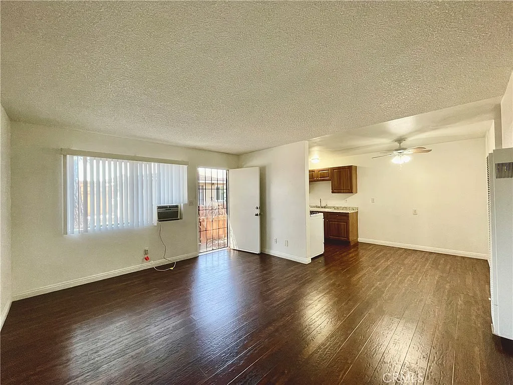1 bed, 650 sqft, $1,895 — Photo 3