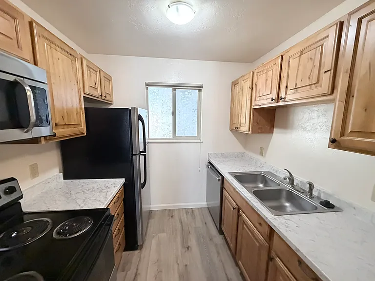 3150 Lakeside Dr #206 — Photo 6