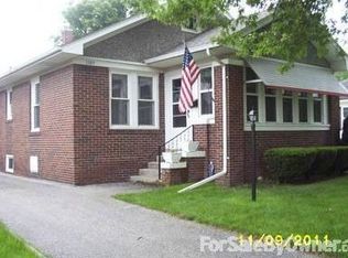 1189 N Cedar St, Galesburg, IL 61401