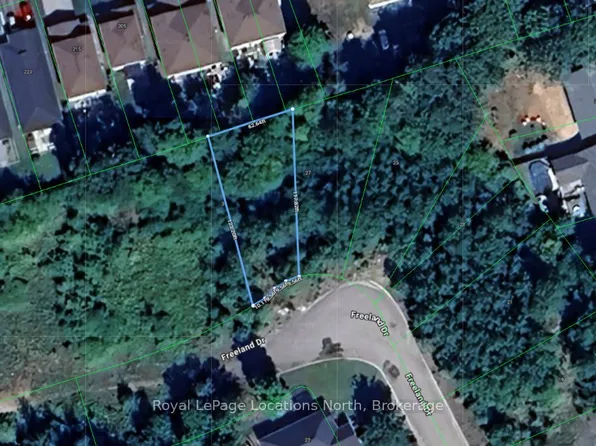 31 Freeland Dr, Gravenhurst, ON P1P 1Z6