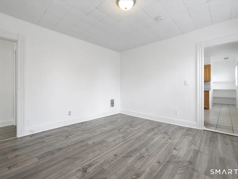 52-54 Hanover St #1 — Photo 9