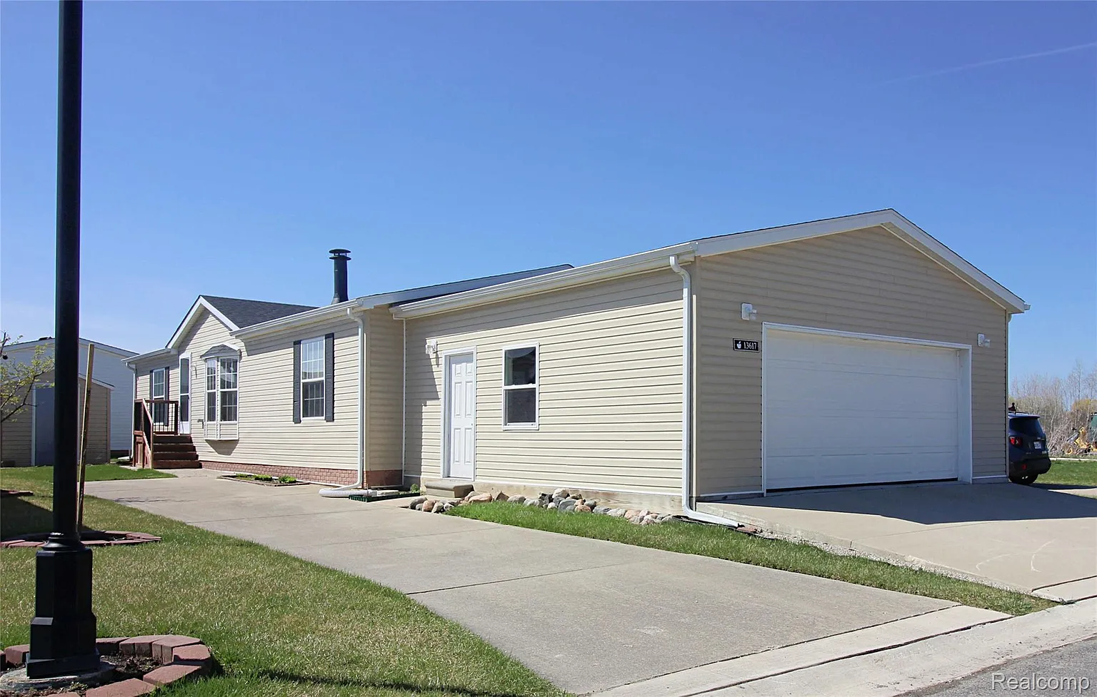 13617 Orchard View St photo 1