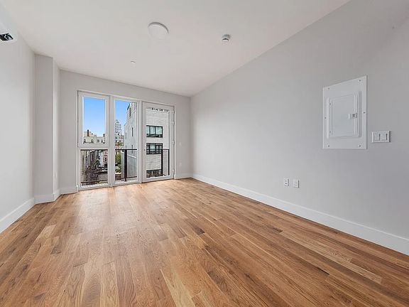 4th image of 69 Hope St #5D