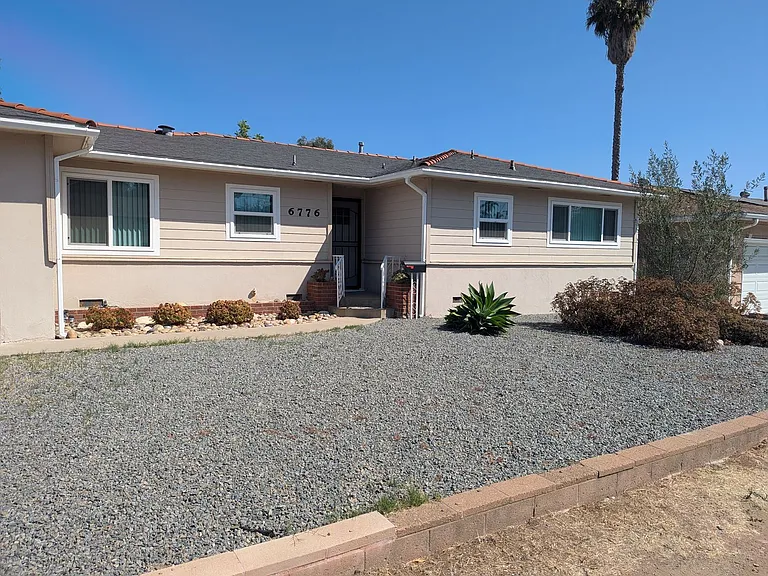 6776 Hibiscus Dr — Photo 2