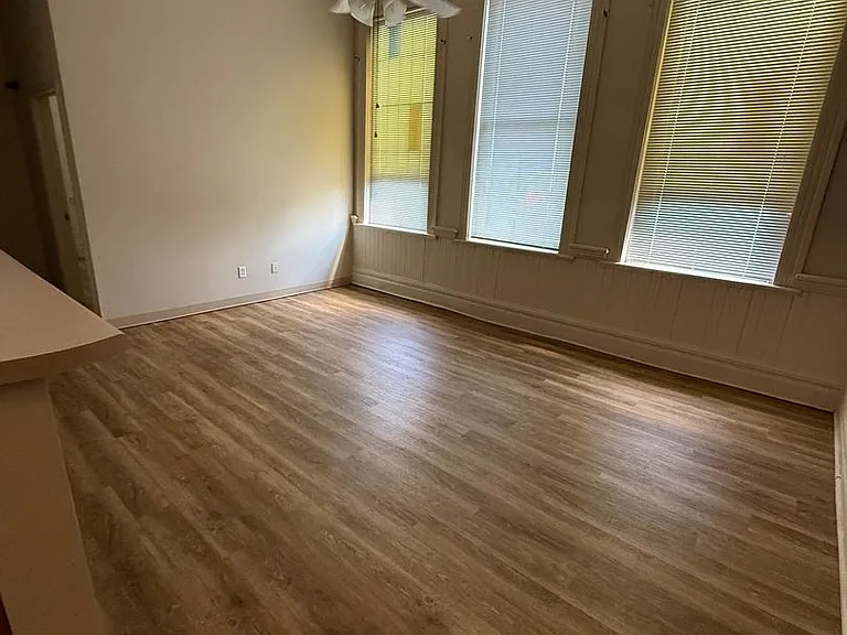 400 E South A St — Photo 4