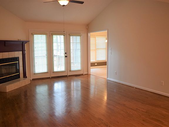Hardwood floors, lots of light