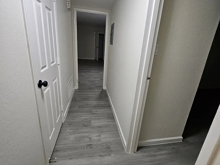 1860 Ednamary Way — Photo 6