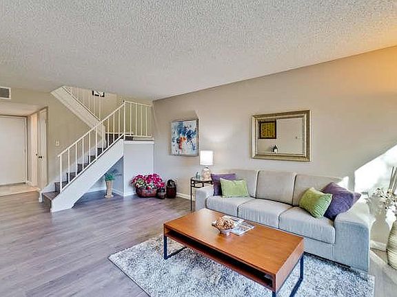 4th image of 272 Duffy Ct