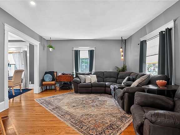 4th image of 315 SE Grand Ave