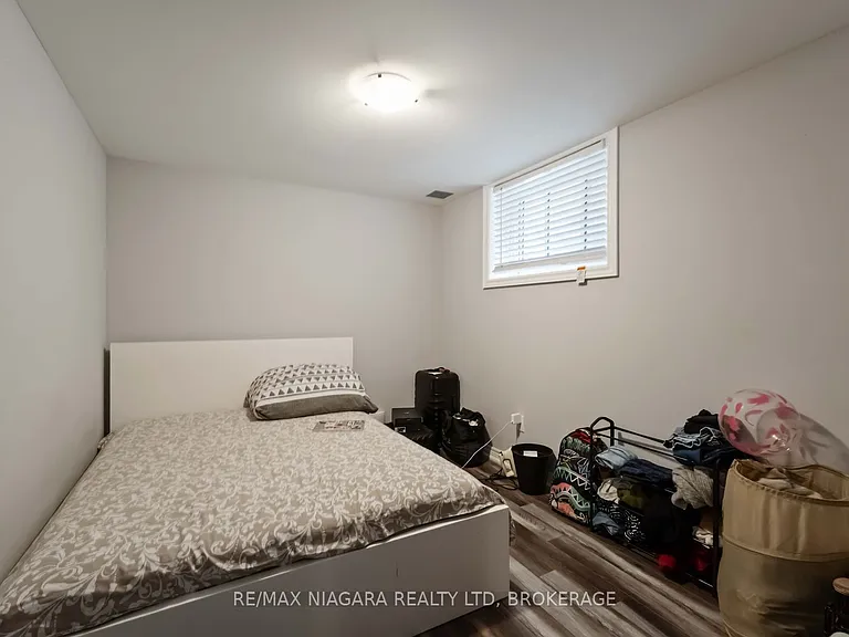 81 Grove St — Photo 37