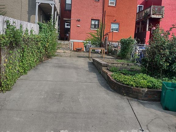 BACK YARD & SPACES FOR TWO OFF STREET PARKING, GARDEN 6X10