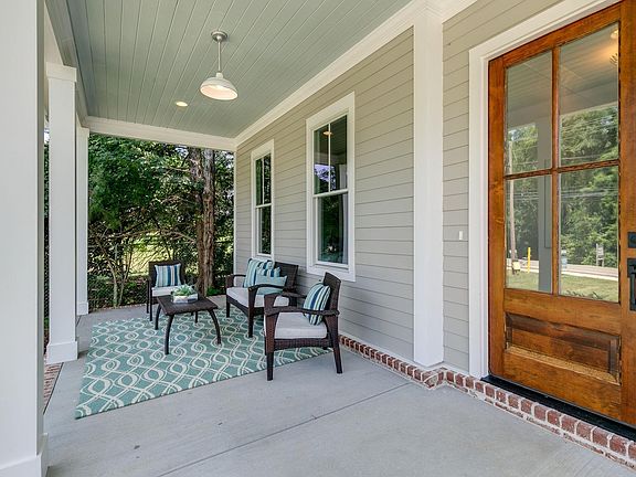 3rd image of 399 Eddy Ln
