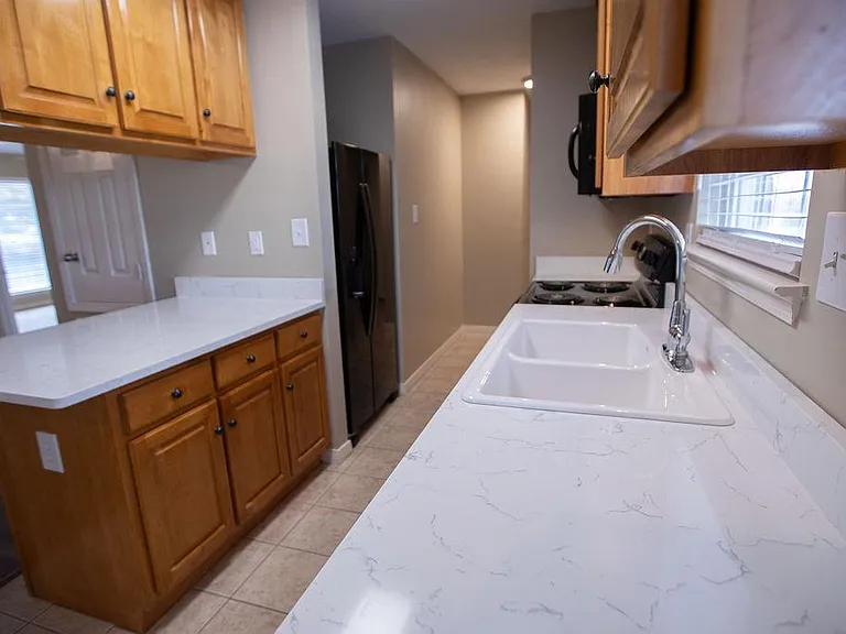 1220 Springfield Dr — Photo 10