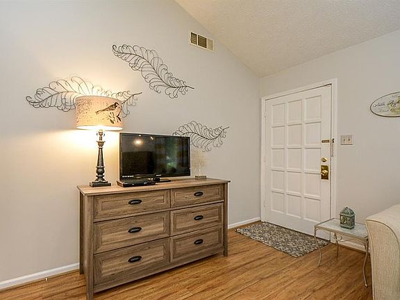 3rd image of 3086 Gwinnstone Cir