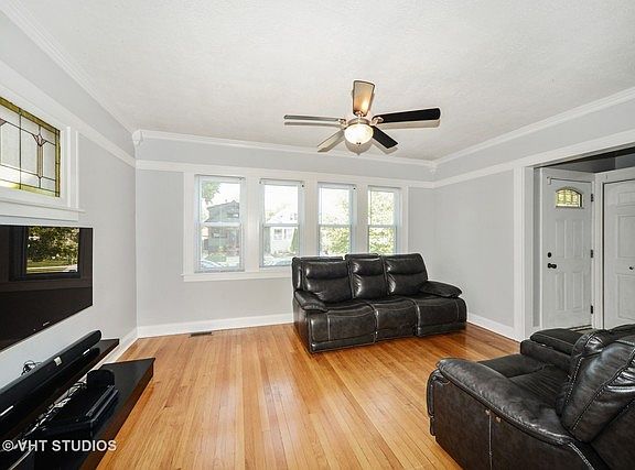 2nd image of 2725 N Mont Clare Ave