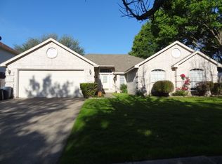 2062 Willowood Dr, Grapevine, TX 76051