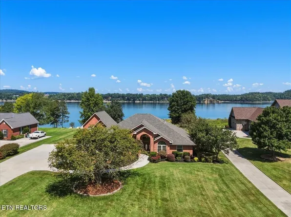 2360 Wild Pear Trl, Dandridge, TN 37725