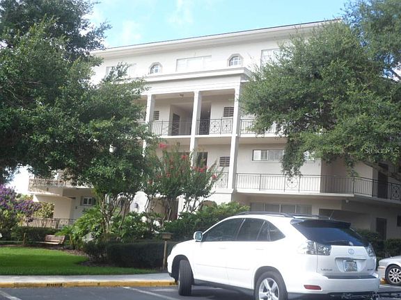 3rd image of 700 Melrose Ave APT M24