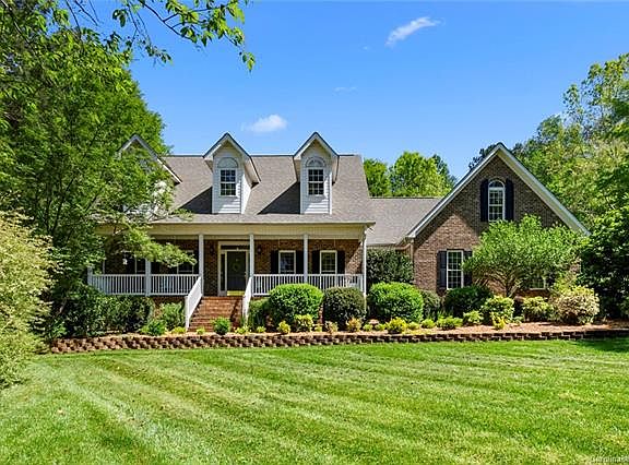 2nd image of 605 Trollingwood Ct