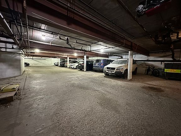 3rd image of 3069 N Oakland Ave #108