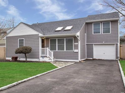 11 Pratt St, West Babylon, NY, 11704