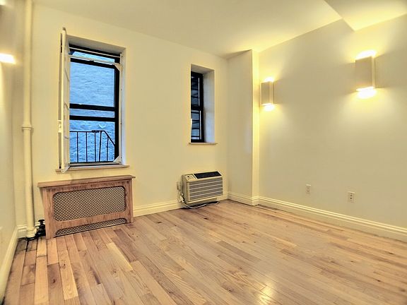 4th image of 101 E 116th St