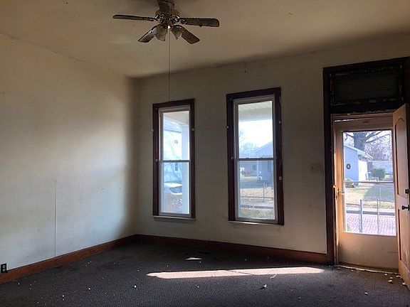 3rd image of 1112 Harriet St