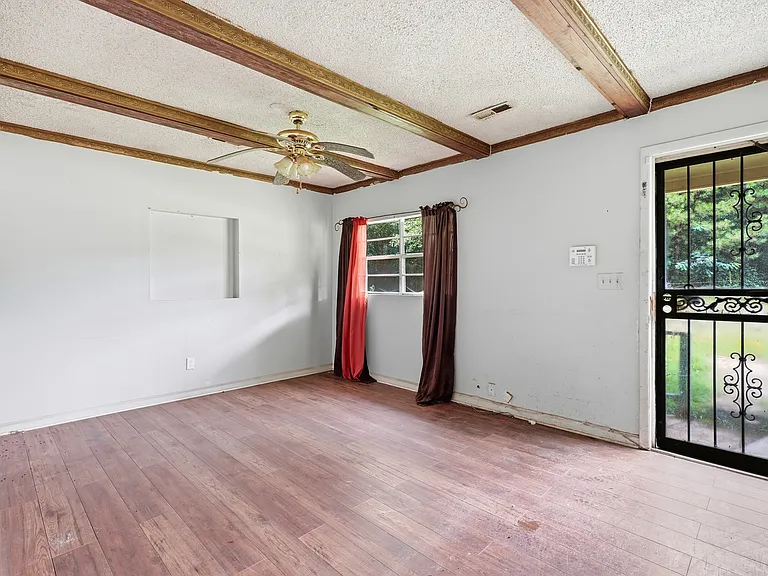 615 Macon St — Photo 12