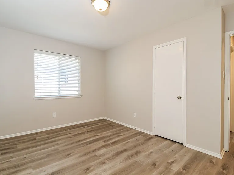 9104 Chisholm Trl — Photo 14